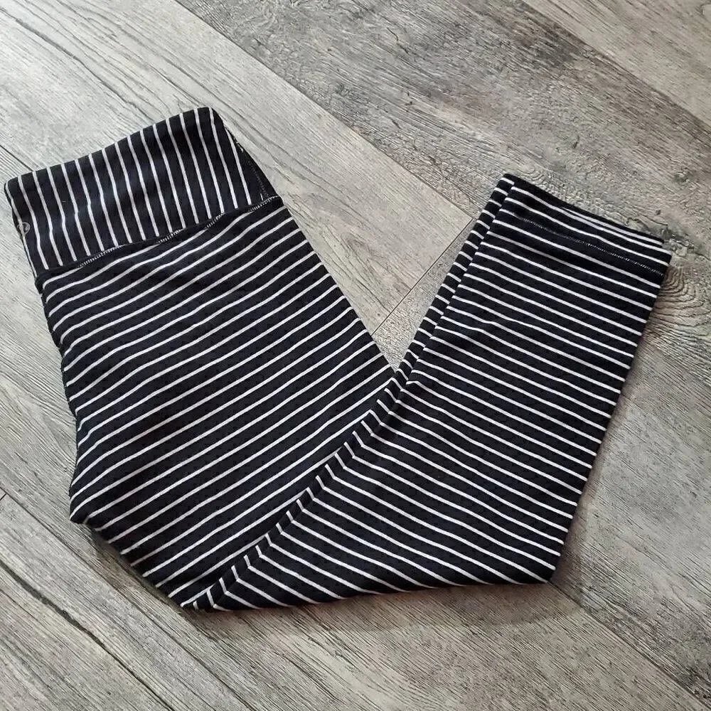 Lululemon Women's Wunder Under‎ Crop Black White Parallel Stripe Legging Size 6
